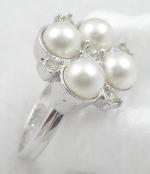 Sarah Coventry - Sarah Coventry Faux Pearl Ring