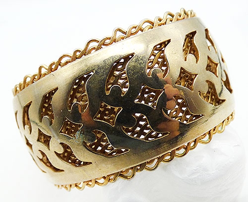 Trend Fall-Winter Stackable Bulky Cuffs - Gold Mesh Cut-Out Cuff Bracelet