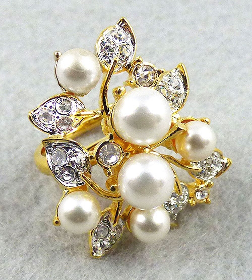 Collectible Contemporary - Kenneth J. Lane Crystal and Pearl Ring