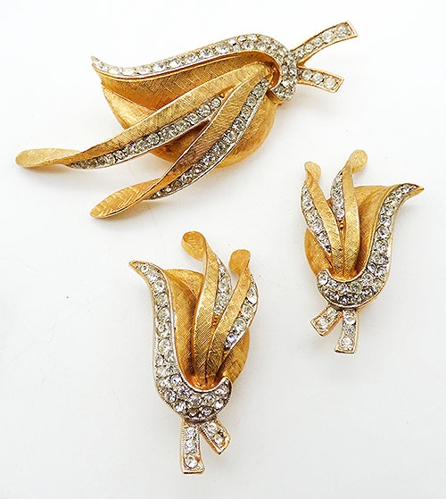 Sets & Parures - Hattie Carnegie Gold Plated Leaves Brooch Set