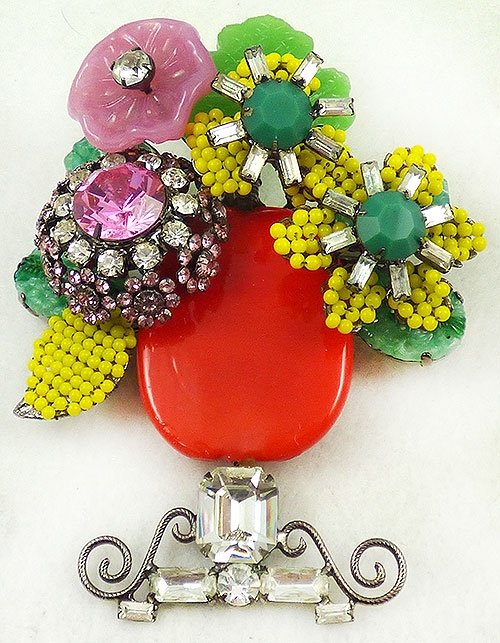 Trend Spring Summer 2023: Big Blooms Jewelry - Vrba flower basket brooch