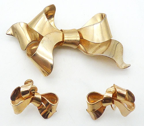 Misc. Signed A-F - Bartek Gold Bow Brooch Set