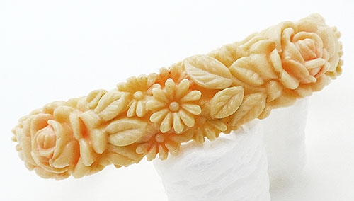 Bakelite, Celluloid, Galalith - Japan Ivory Celluloid Flowers Bracelet
