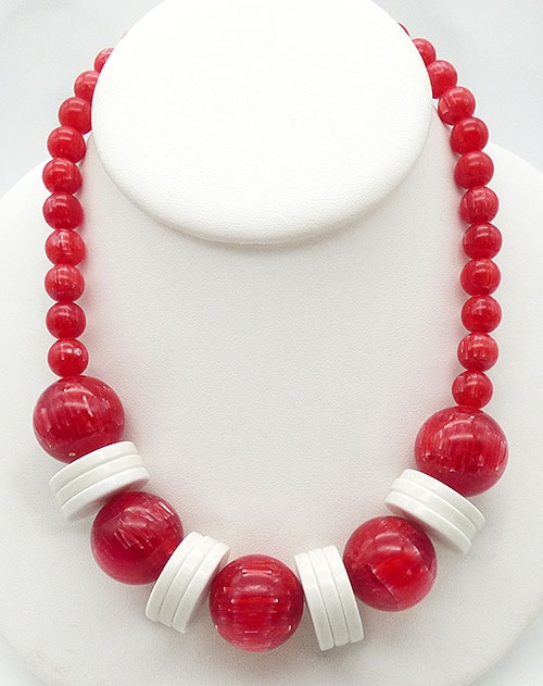 Necklaces - Red and White Lucite Bead Necklace