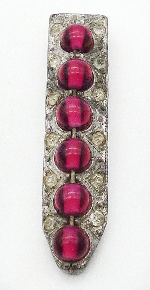 Pantone Color of the Year 2023 - Art Deco Pink Bead Dress Clip