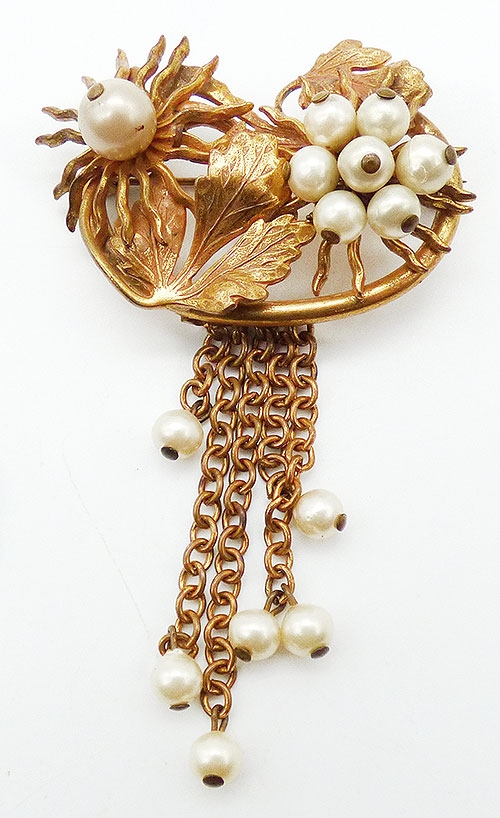 Brooches - Retro Gold Plated Faux Pearl Floral Brooch