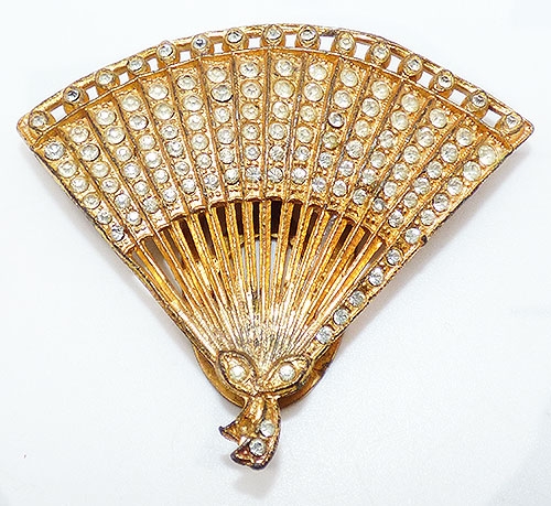 Figural Jewelry - Objects & Things - Gold Tone Rhinestone Fan Dress Clip