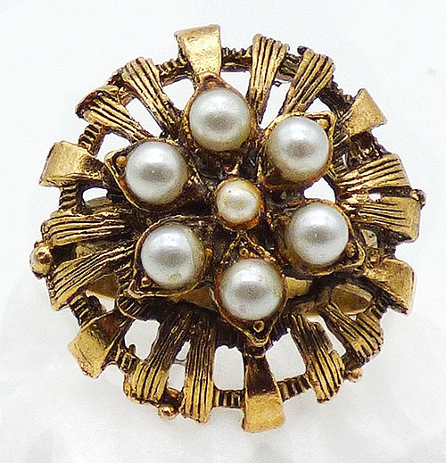 Rings - Gold Tone Faux Pearl Flower Ring
