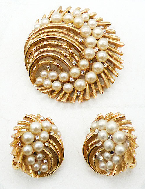 Sets & Parures - Trifari Faux Pearl God Swirl Brooch Set