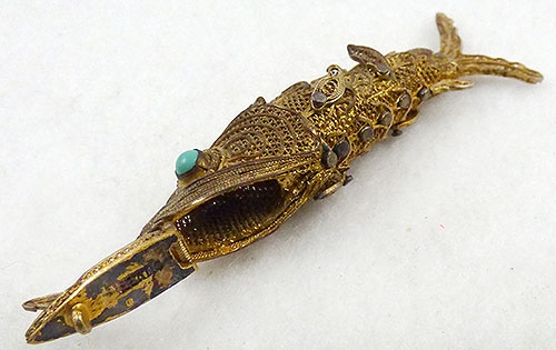 Chinese Export Gilded Filigree Fish Pill Box - Garden Party Collection  Vintage Jewelry